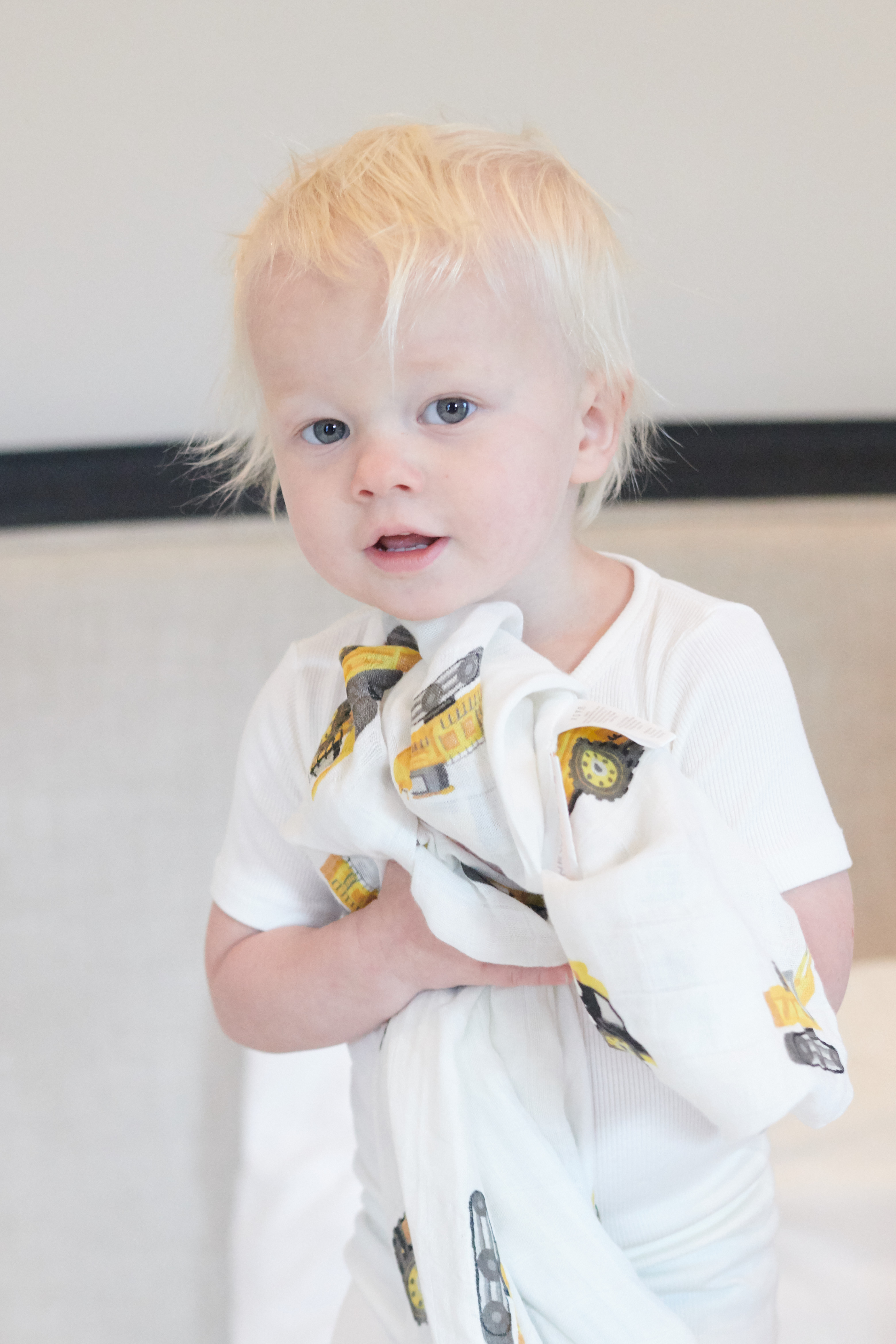 SKU402_DIGGER_SWADDLE_BAMBOO_IMAGE3